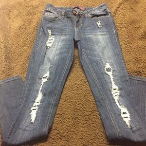 Dark washed, skinny Jeans. SIZE 5